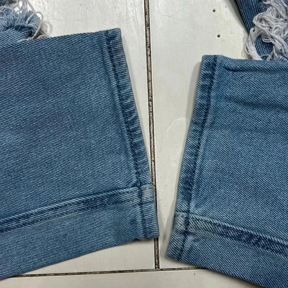 🙂Hollister Distressed Smiley Face Blue Jeans Size Waist 24 Length 27 - Picture 3 of 9